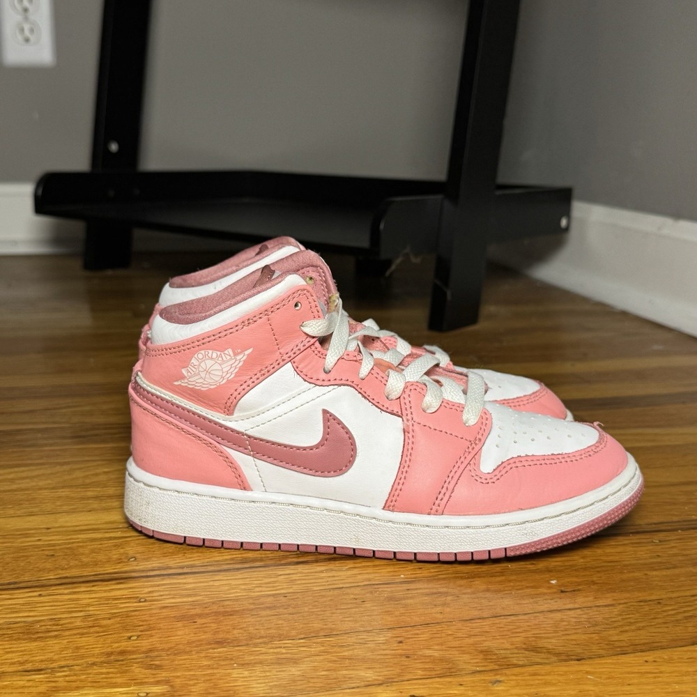 Nike Air Jordan 1 Mid GS Pink White Sneakers DQ8423-616 Kids 3.5Y